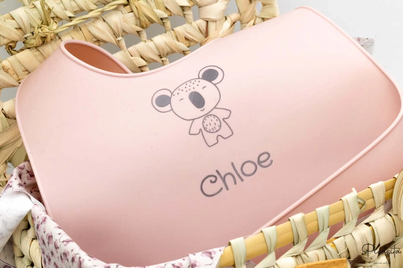 ¿Qué ofrece un babero recogemigas de silicona moderno?